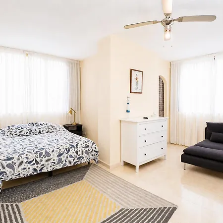 Cubo's Mayoral Front Line Apartment *