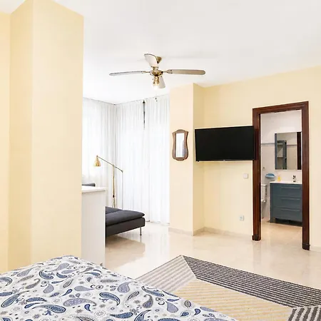 Cubo's Mayoral Front Line Apartment *