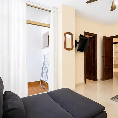 Cubo's Mayoral Front Line Apartment *