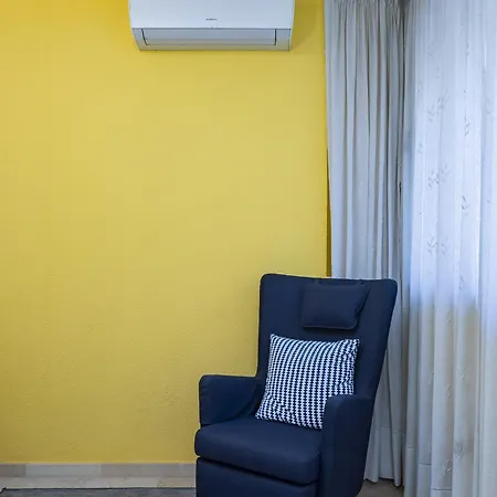 Cubo's Mayoral Front Line Apartment