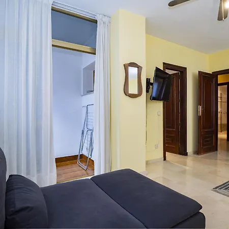 Cubo's Mayoral Front Line Apartment *